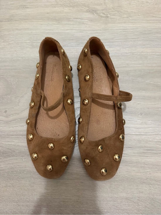Madewell Shoes - Madewell Greta Flats in Tan Suede with Gold Studs